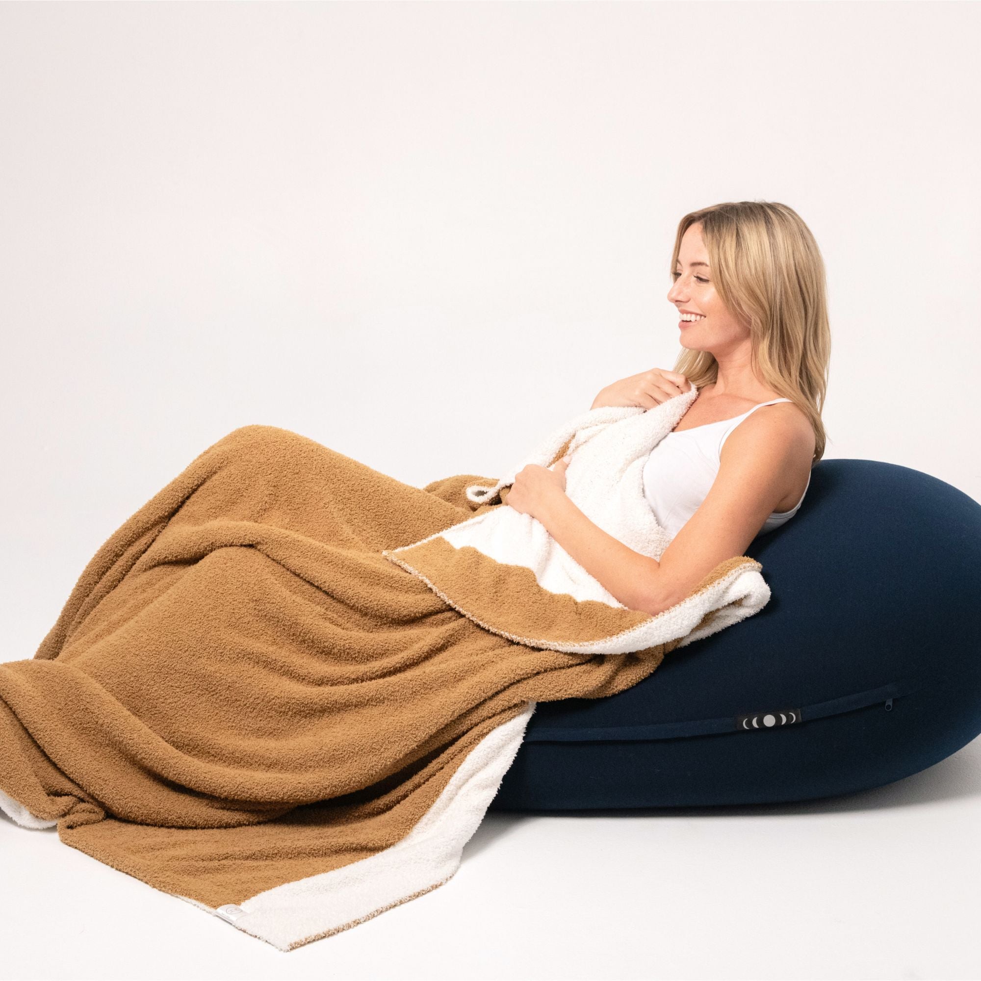 Cozy Stretch Throw Blanket Moon Pod