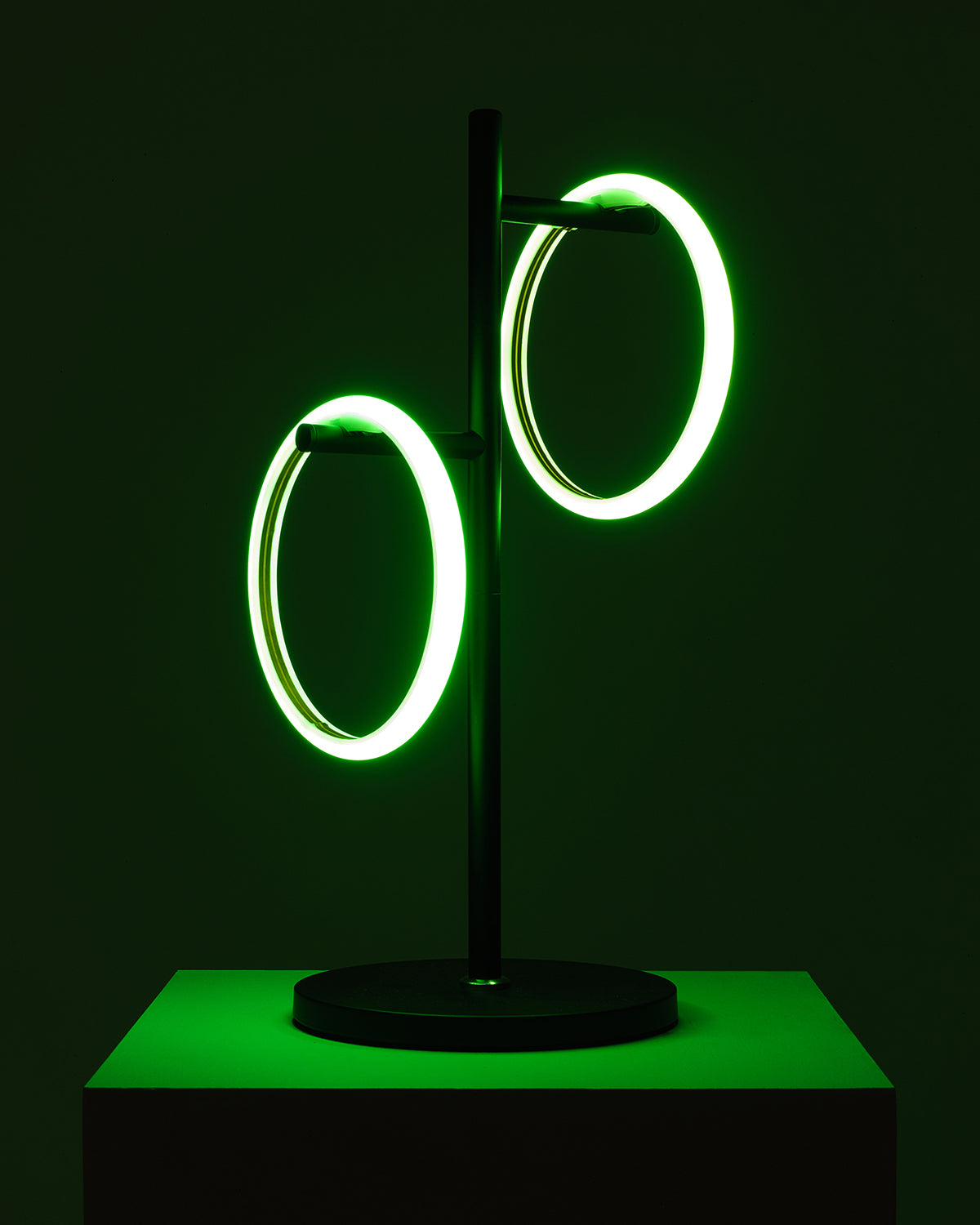 Saturn RGB Table Lamp Brightech