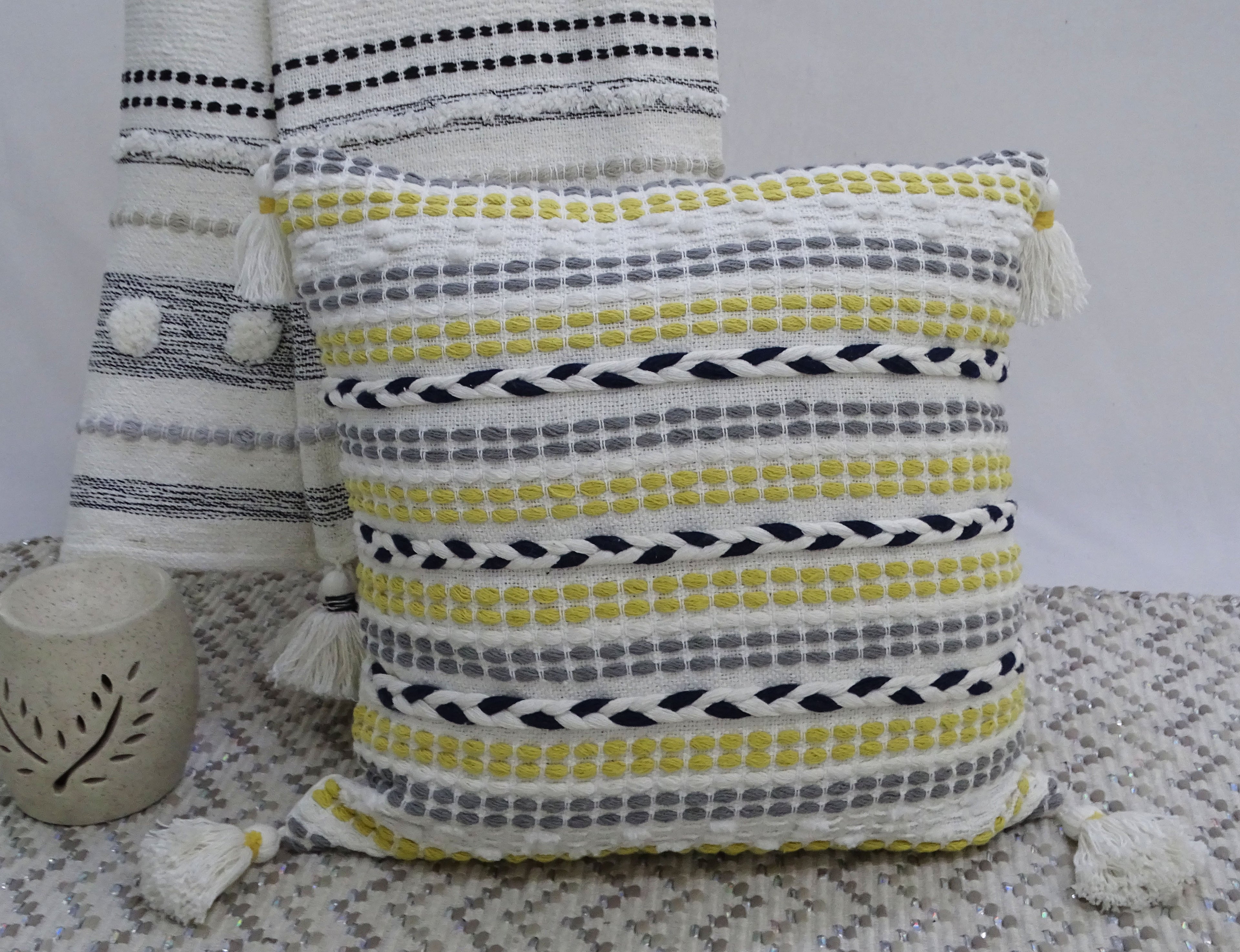 Throw Pillow with Braids for couch Vibhsa