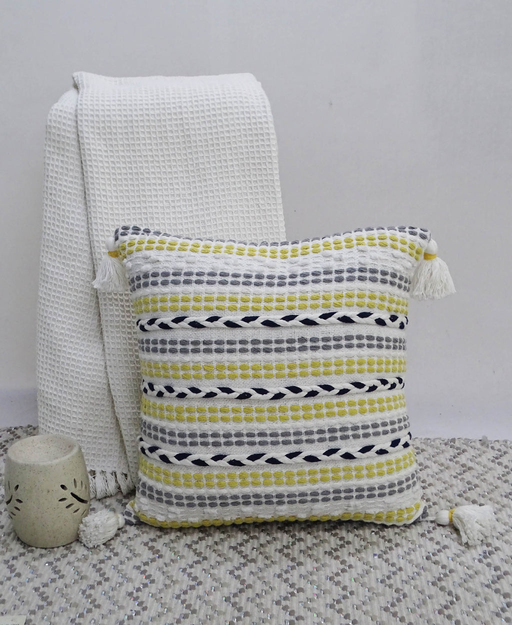 Throw Pillow with Braids for couch Vibhsa