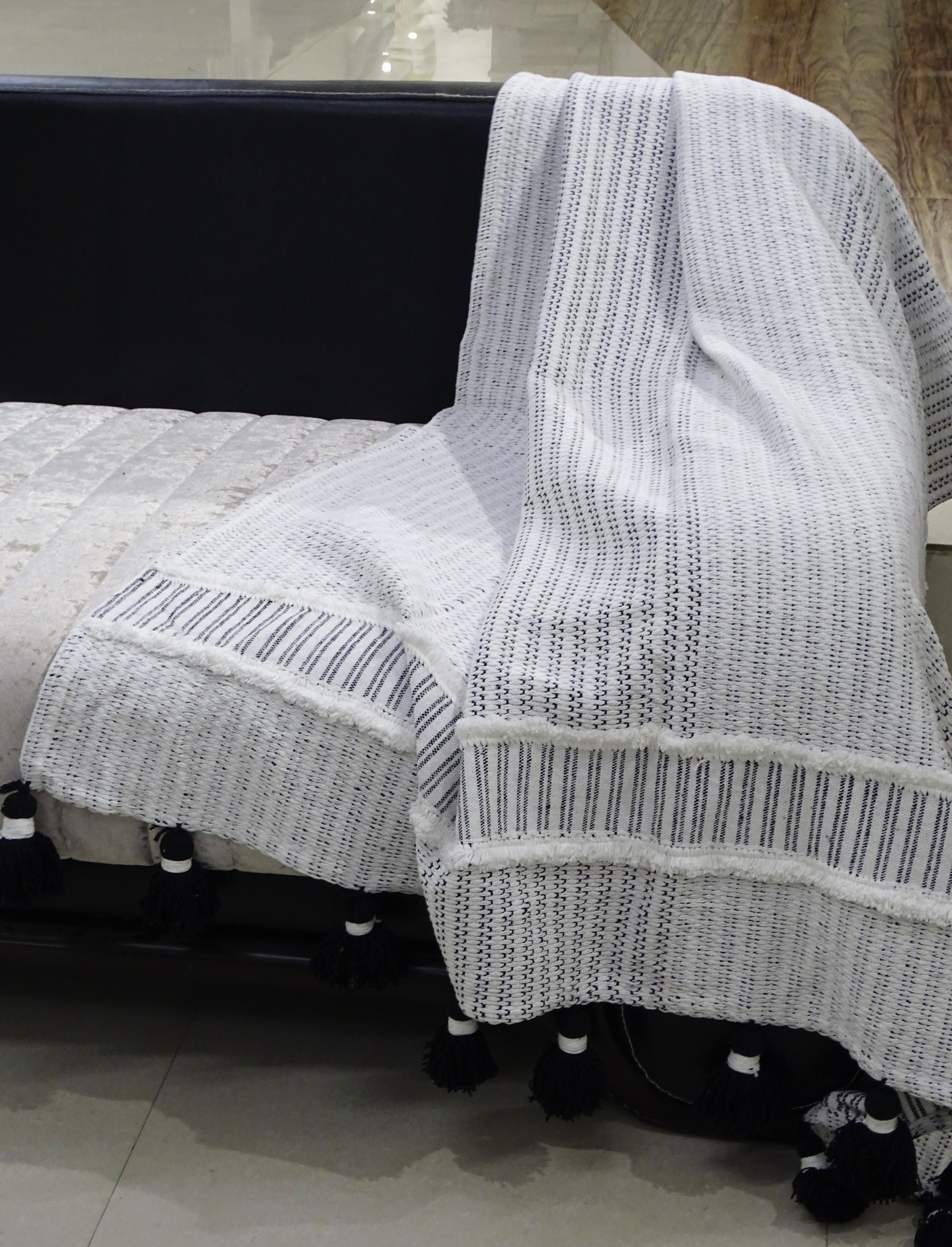 Hand loom Woven Textured Throw Black & Off White Vibhsa