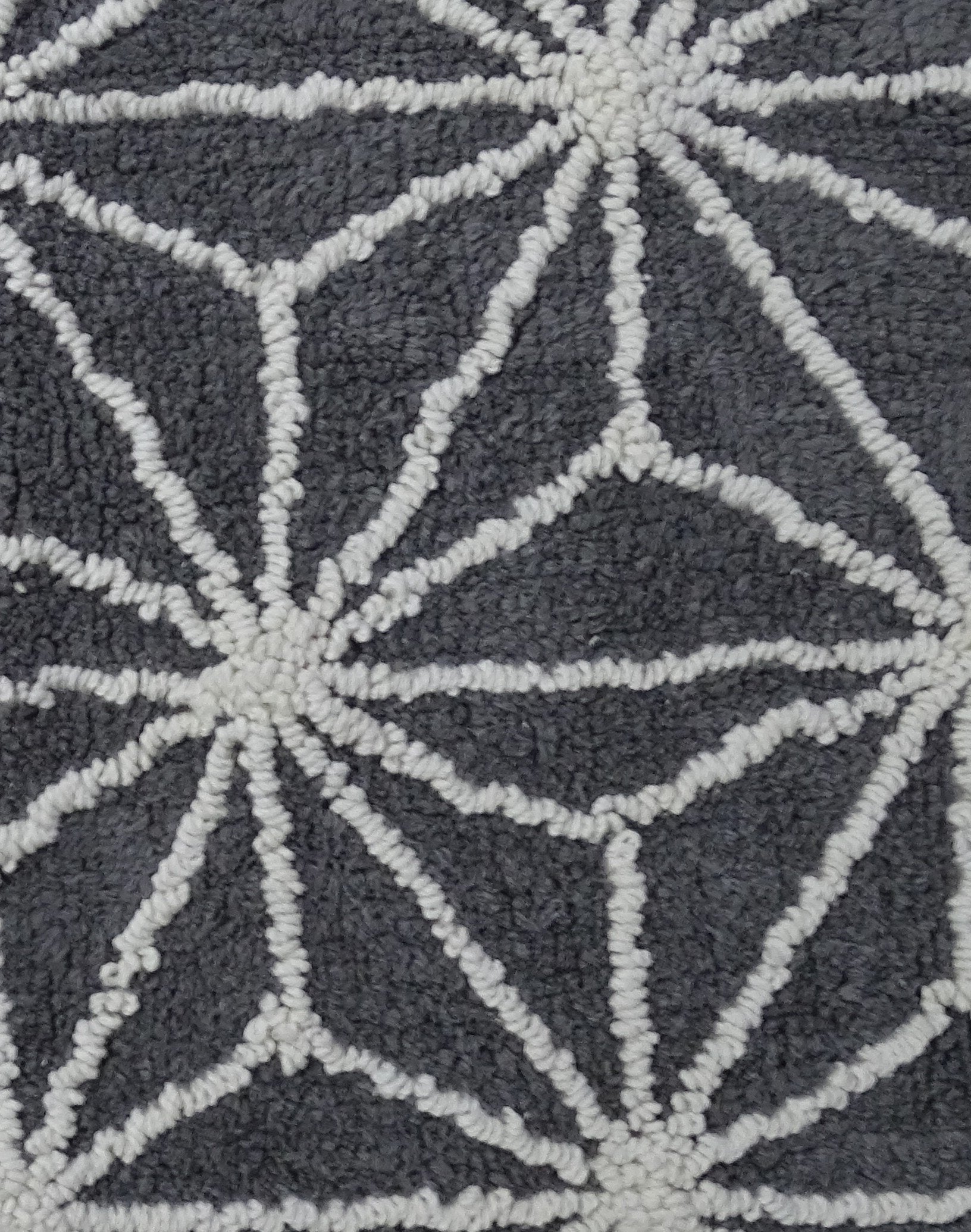 CHICOS HOME Bath Rug Geometric Pattern in Grey & Ivory Vibhsa