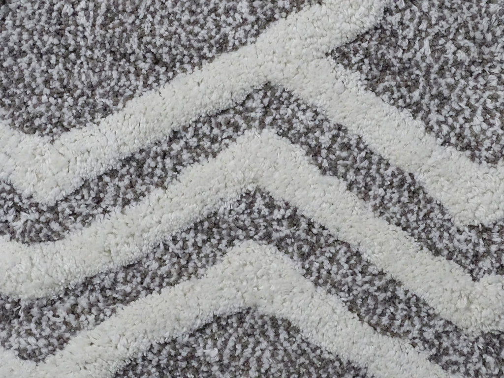 CHICOS HOME Bath Rug Geometric Pattern in Grey & Ivory Vibhsa