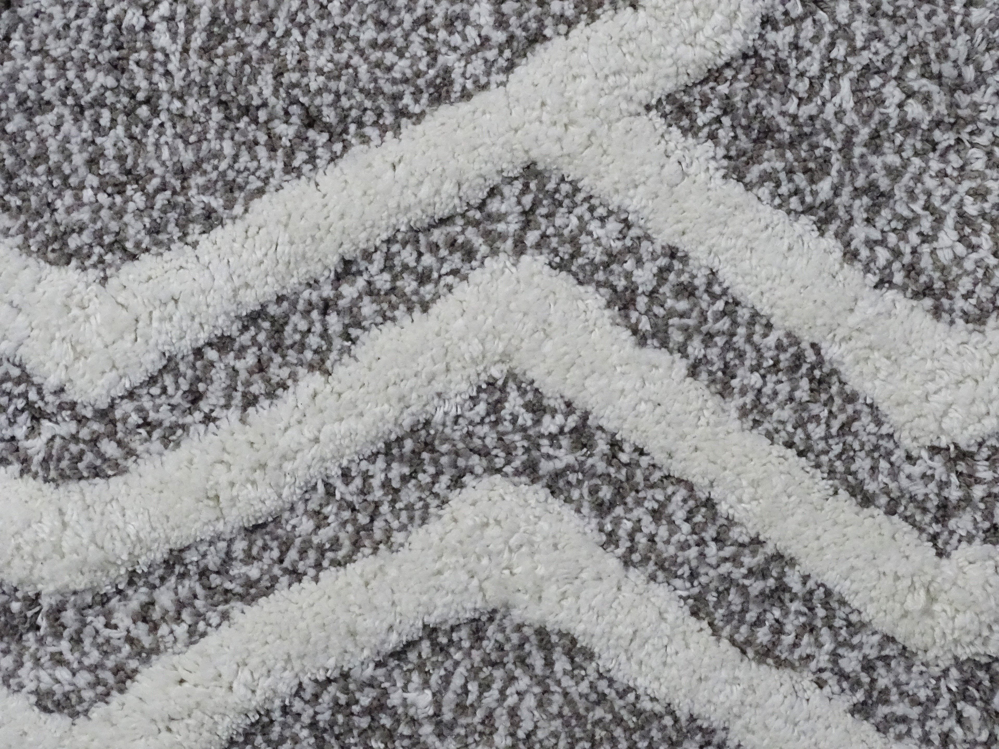 CHICOS HOME Bath Rug Geometric Pattern in Grey & Ivory Vibhsa