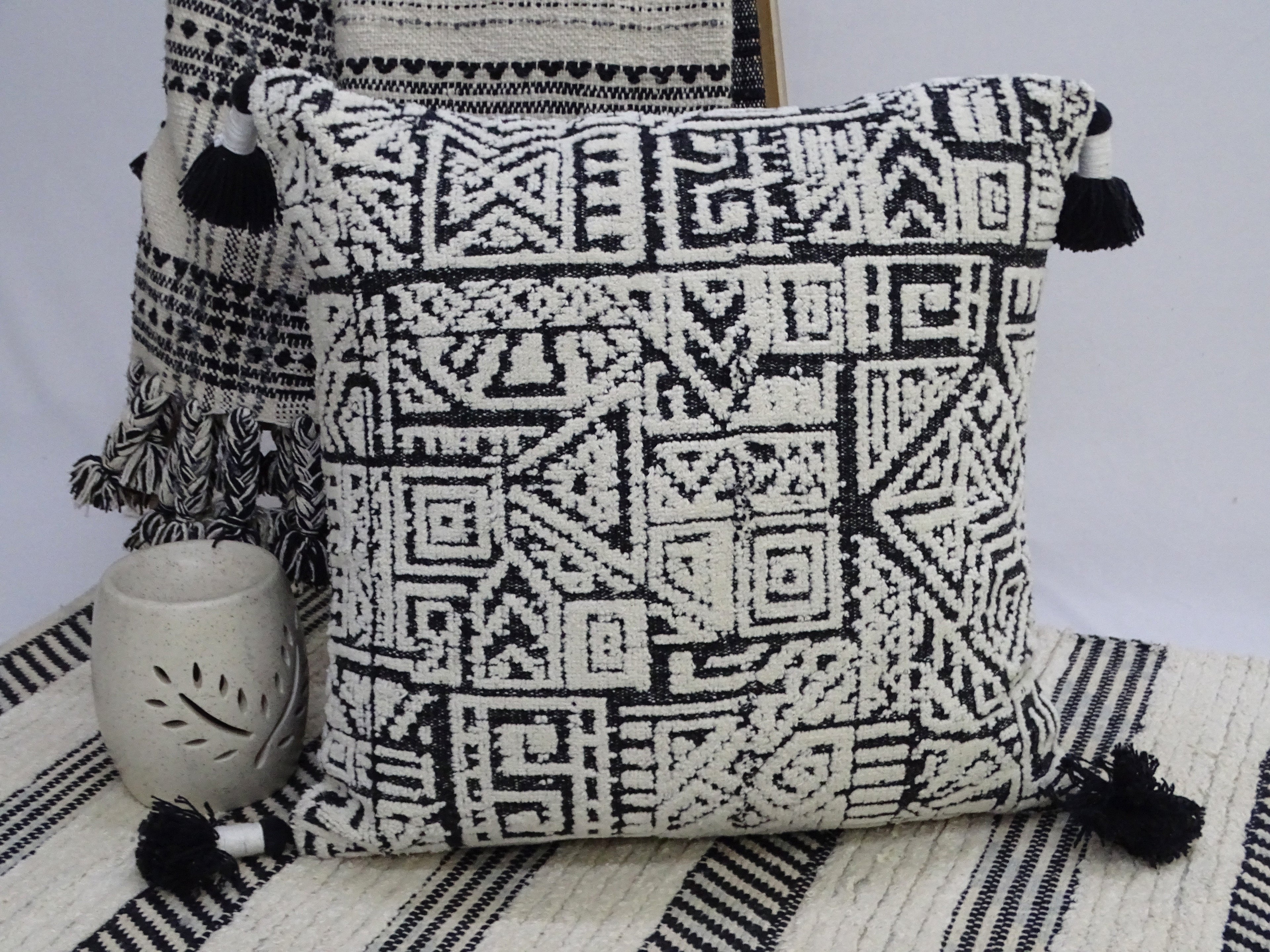 20" x 20" Throw Pillow with Tassels for Decoration Vibhsa