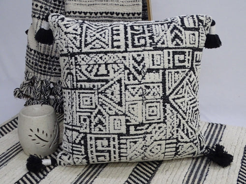 20" x 20" Throw Pillow with Tassels for Decoration Vibhsa