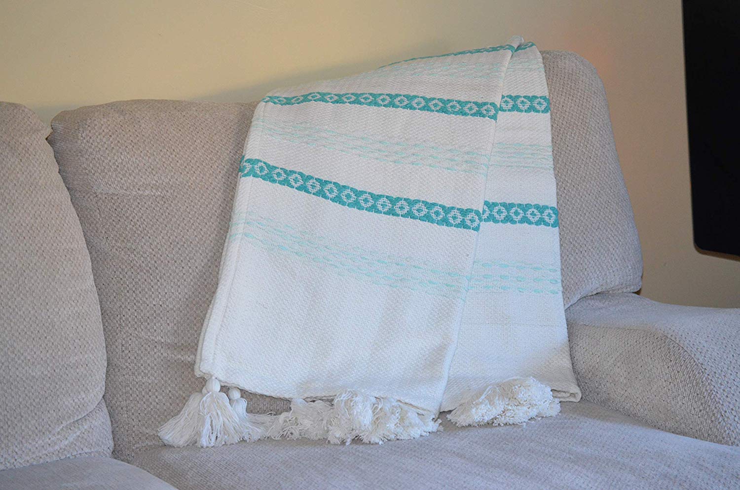 Hand loom Woven Throw Turquoise & White Vibhsa