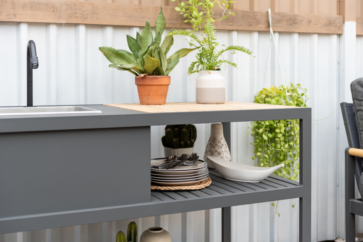 Amber Outdoor Kitchen LifestyleGarden US