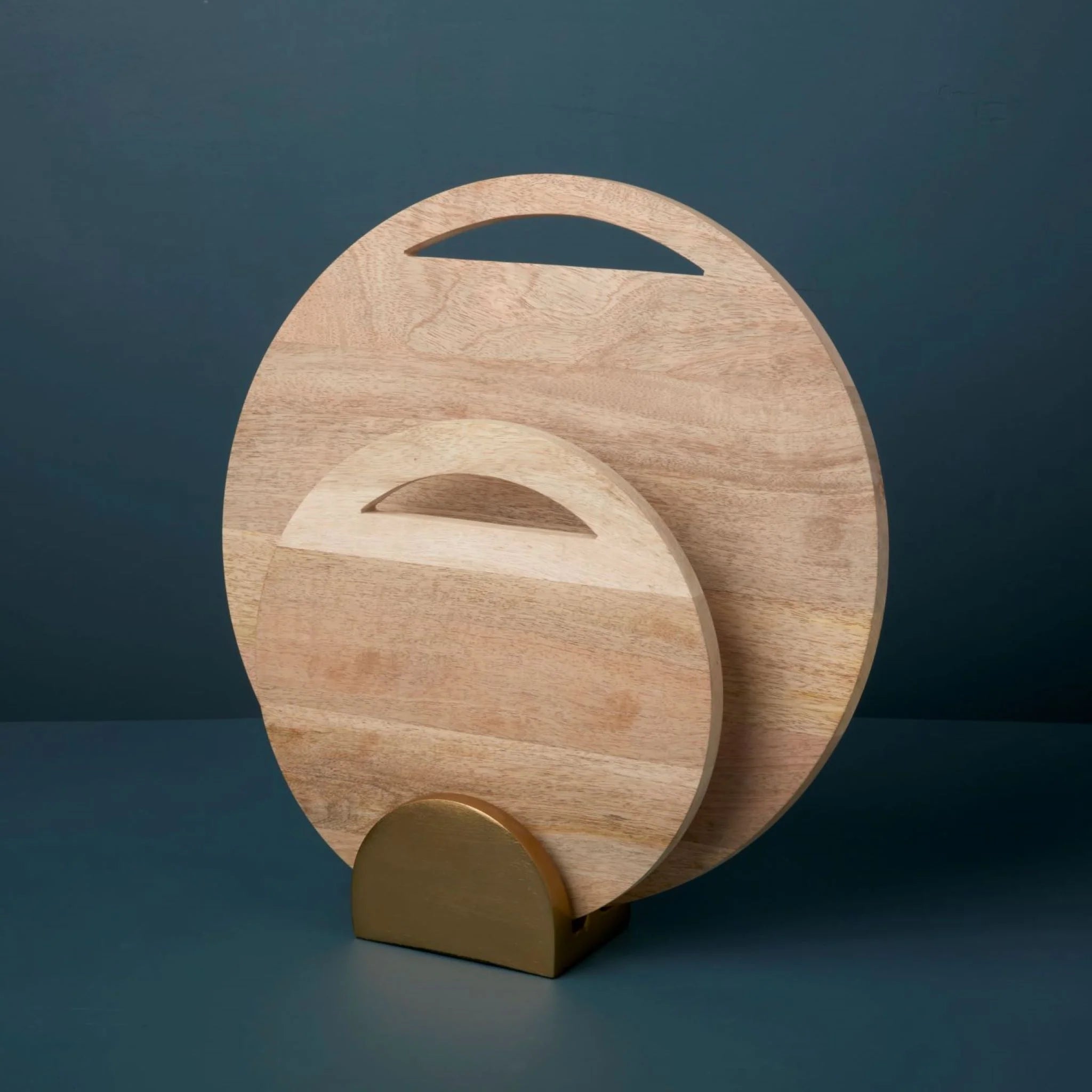 Leo Round Boards & Stand Set Tea + Linen
