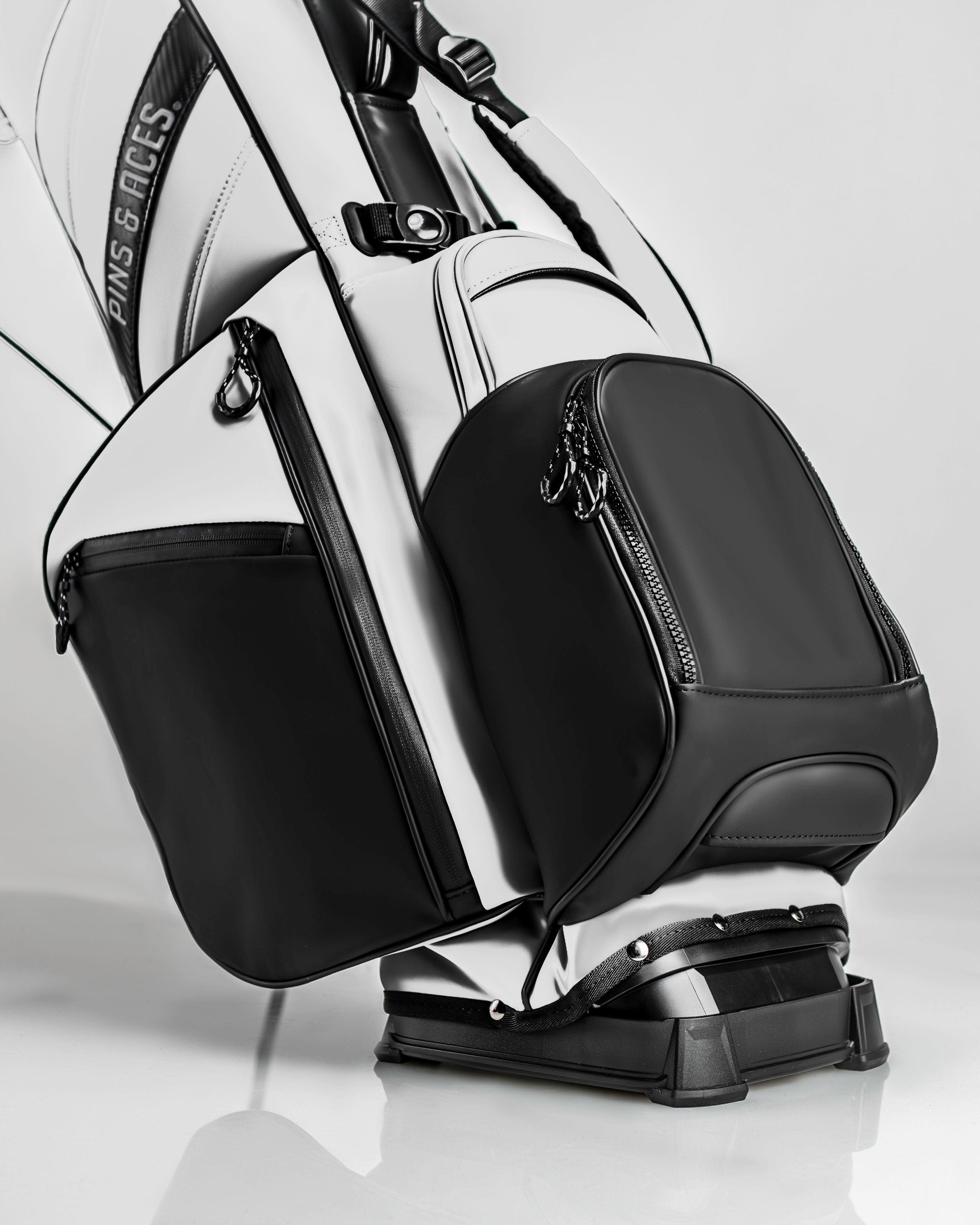 Player Preferred™ Golf Bag - Domino Pins and Aces
