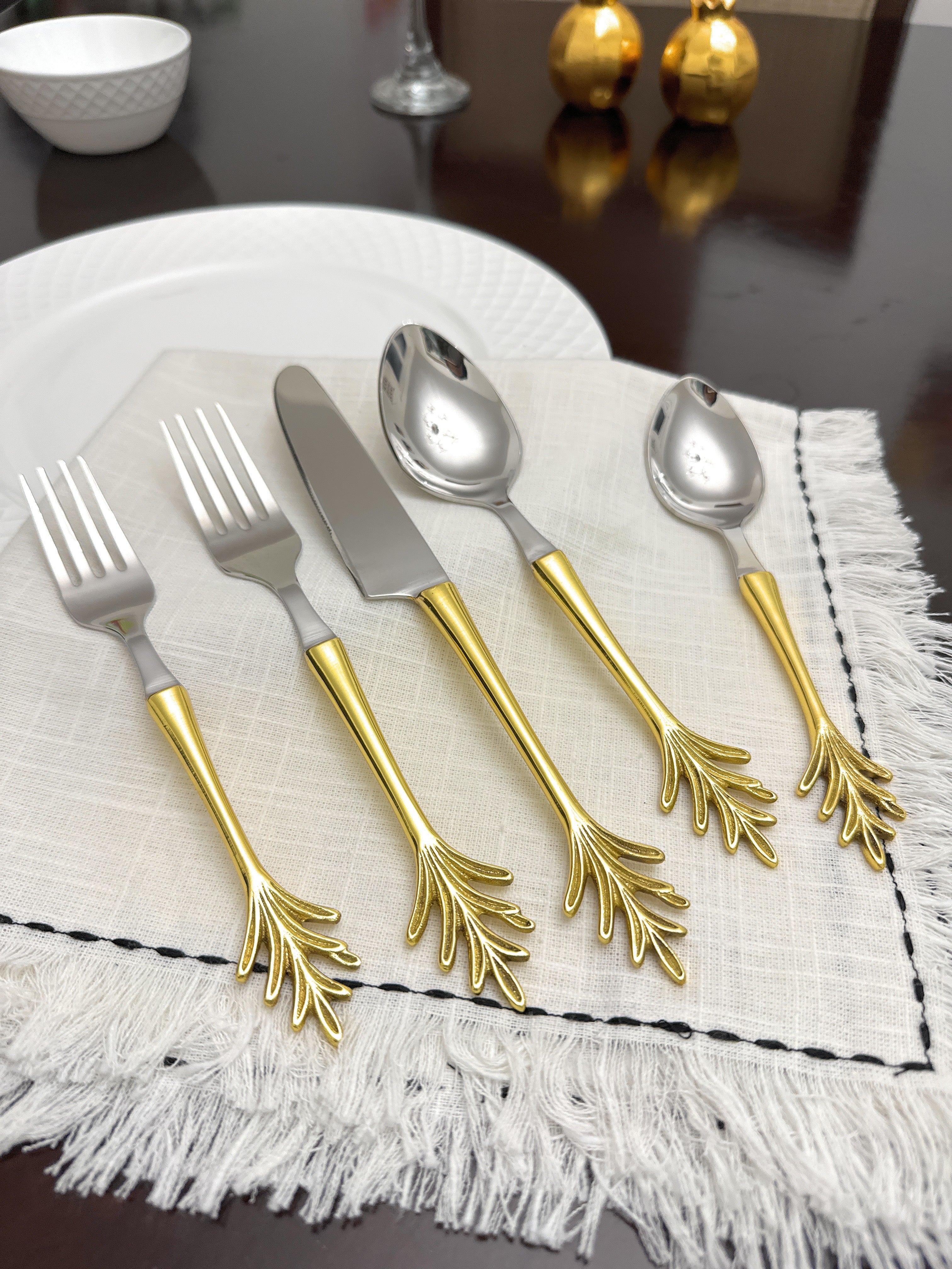 Stainless Steel Golden Flatware 20p set Leaf Style Design Vibhsa