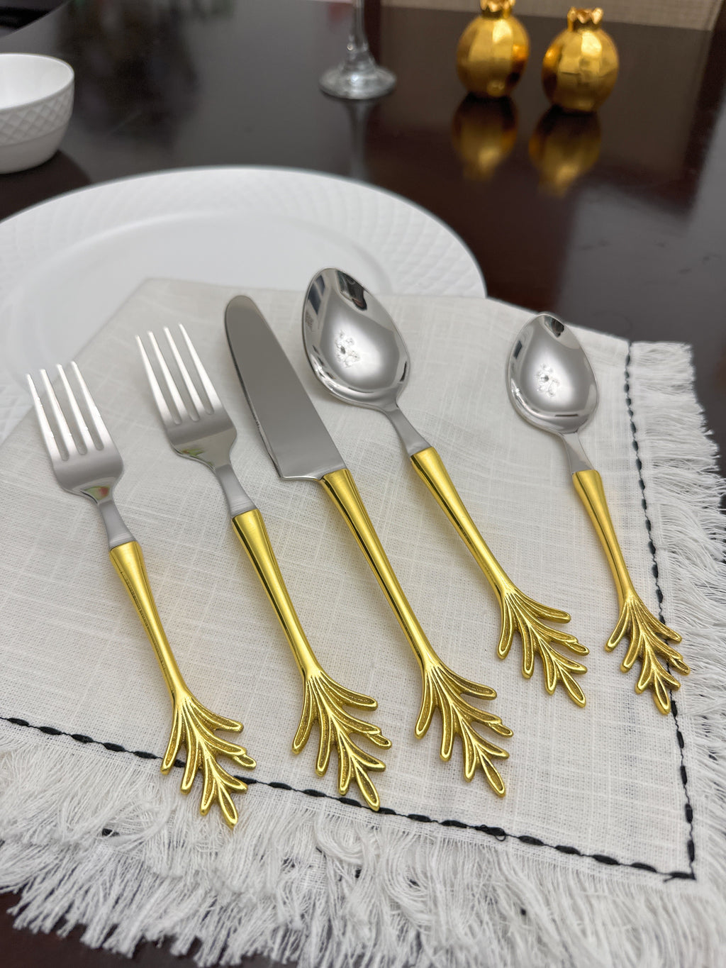 Stainless Steel Golden Flatware 20p set Leaf Style Design Vibhsa
