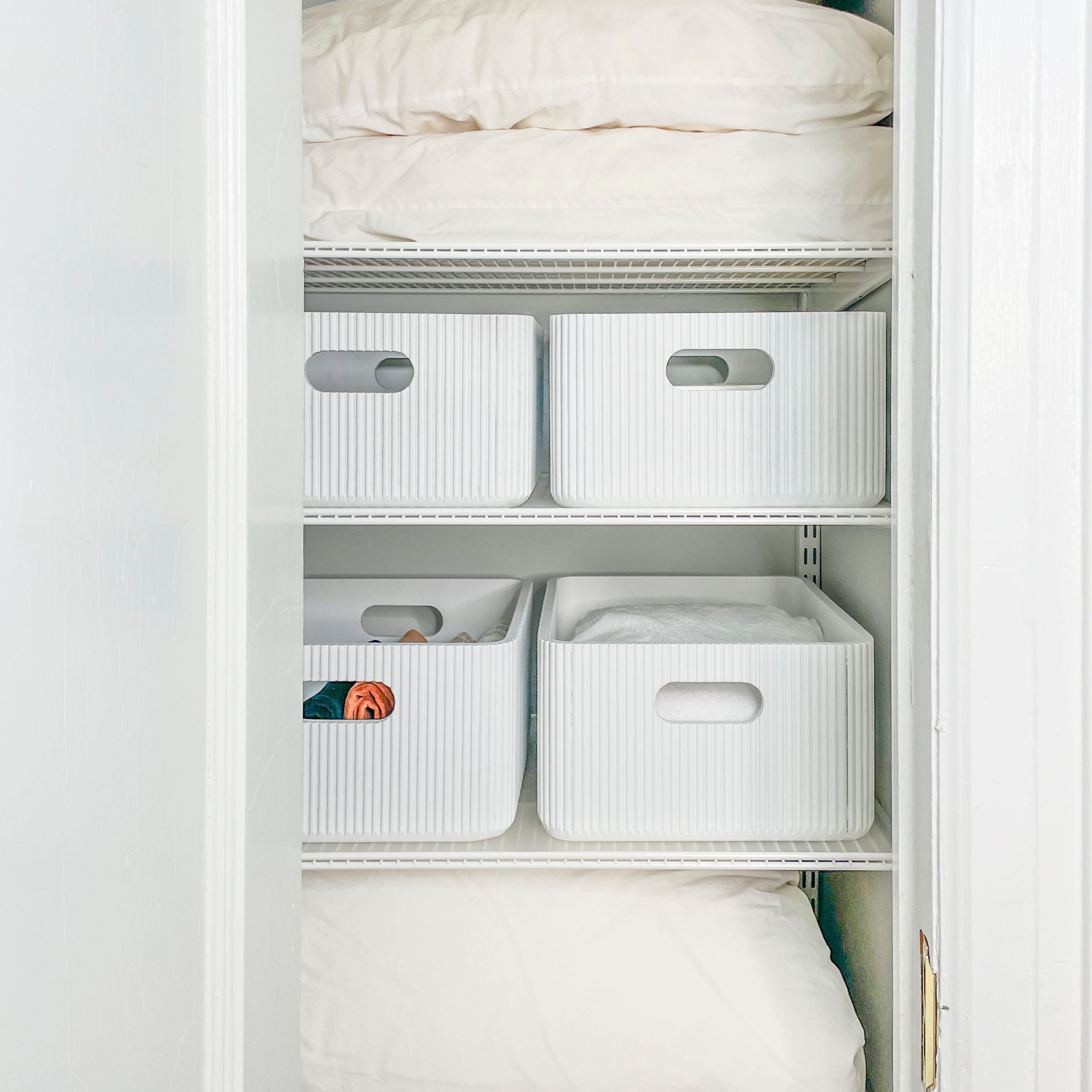 Wooden Ribbed Bins – White Horderly