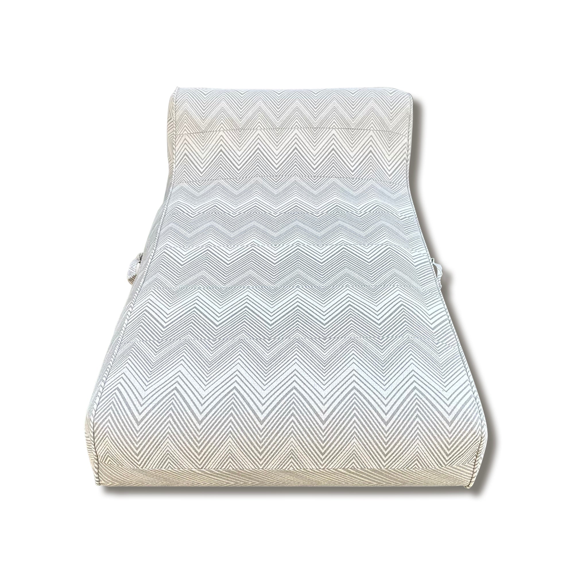 Luxe Linen-Like Inflatable Pool Lounge-Oyster Zag Floaté