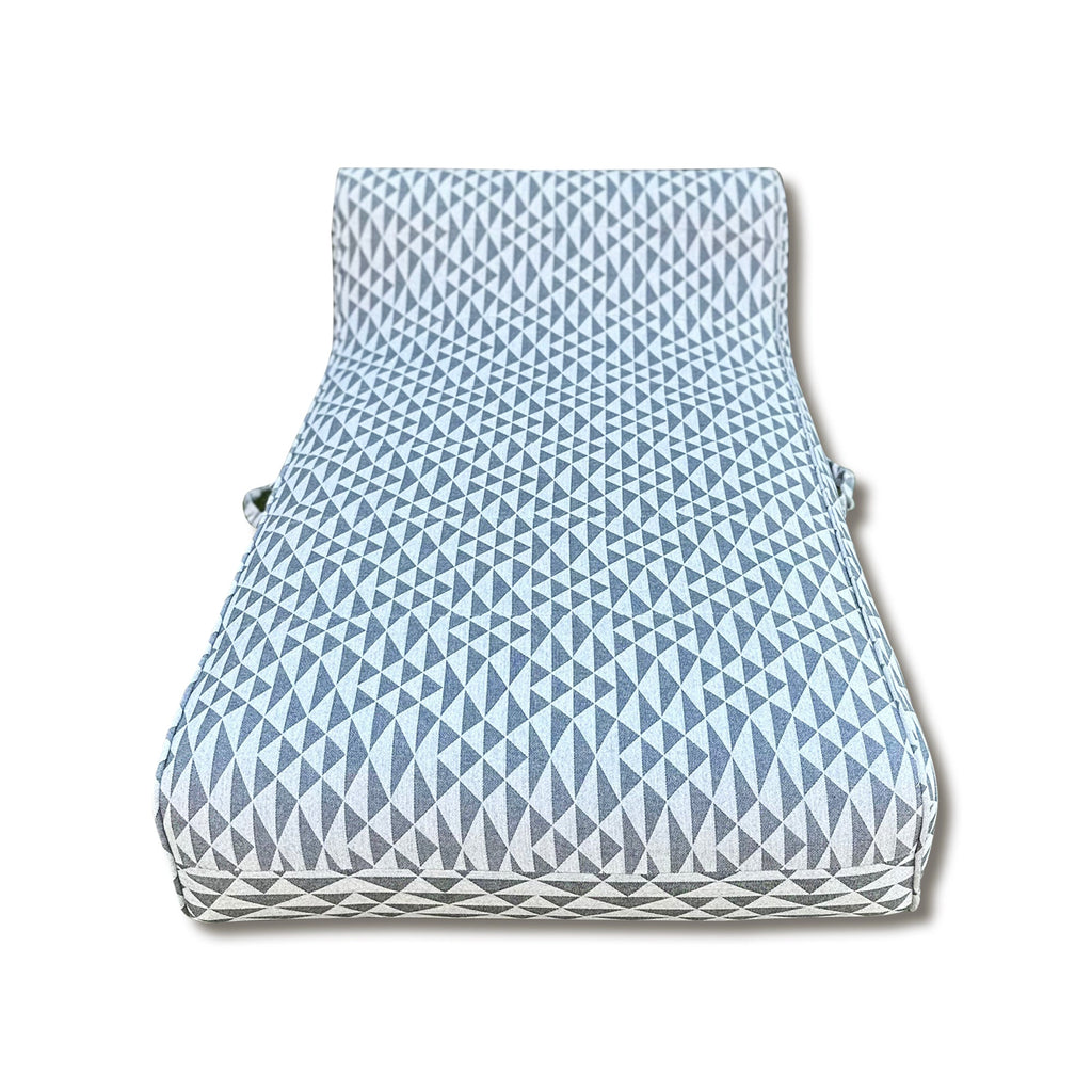 Luxe Linen-Like Inflatable Pool Lounge-Charcoal Abstract Floaté
