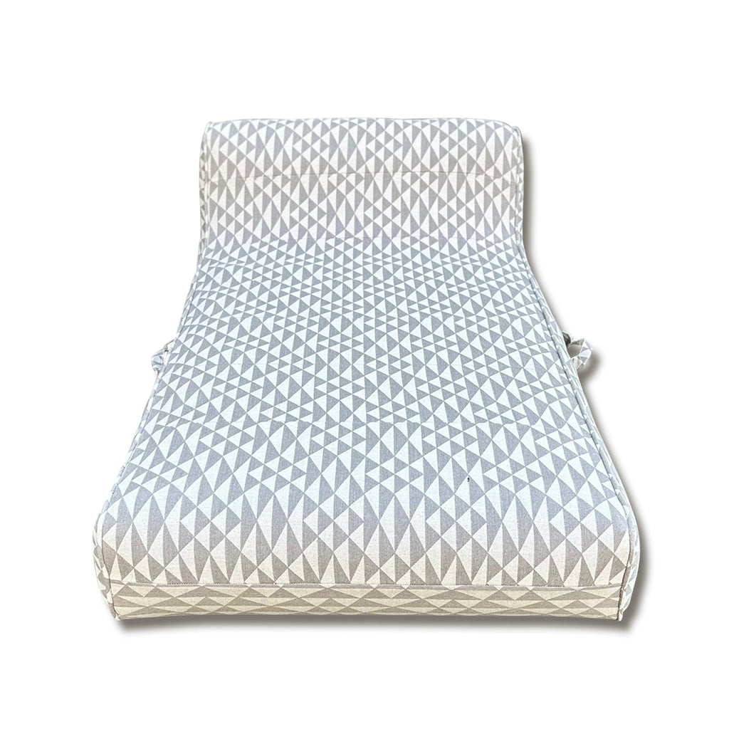 Luxe Linen-Like Inflatable Pool Lounge-Oyster Abstract Floaté