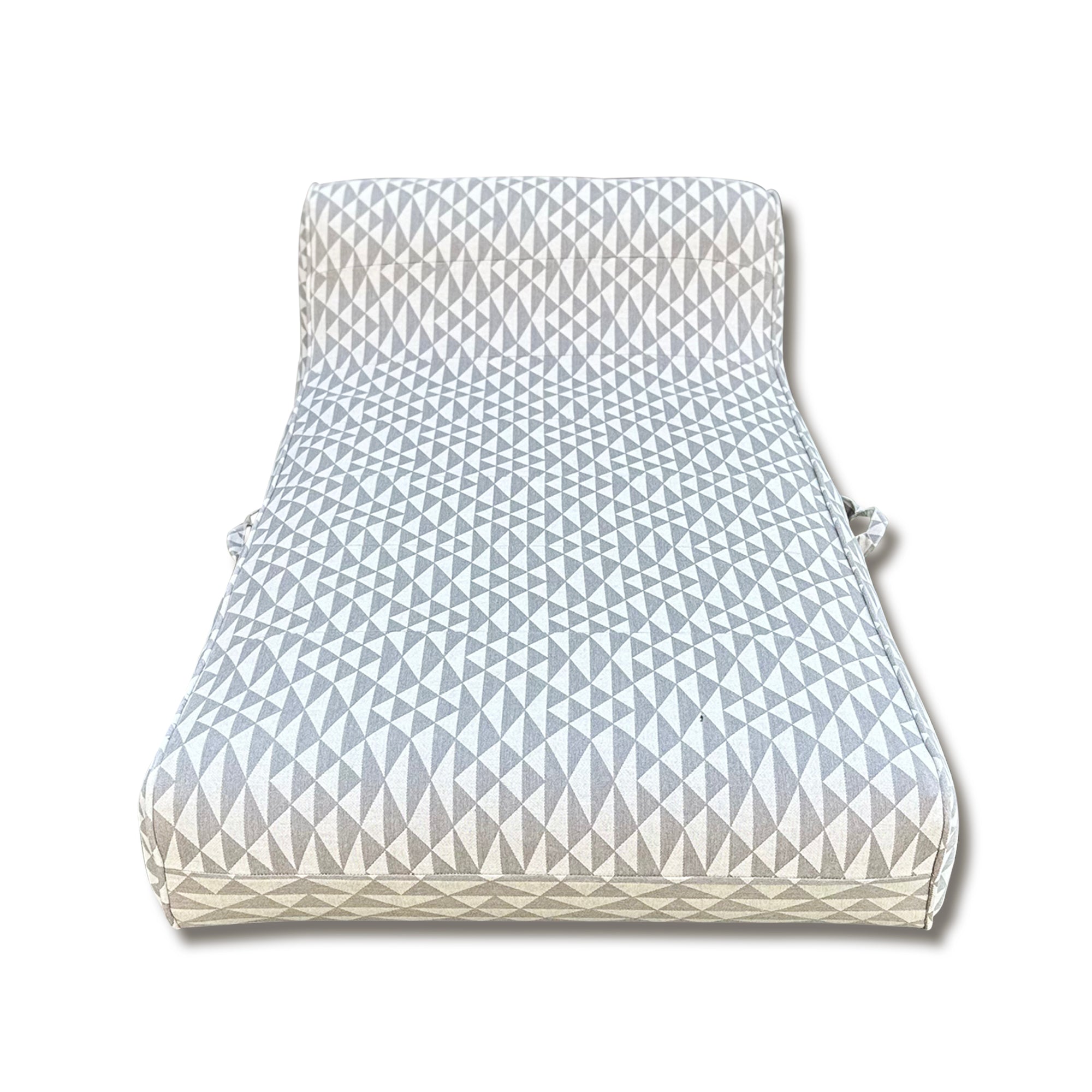Luxe Linen-Like Inflatable Pool Lounge-Oyster Abstract Floaté