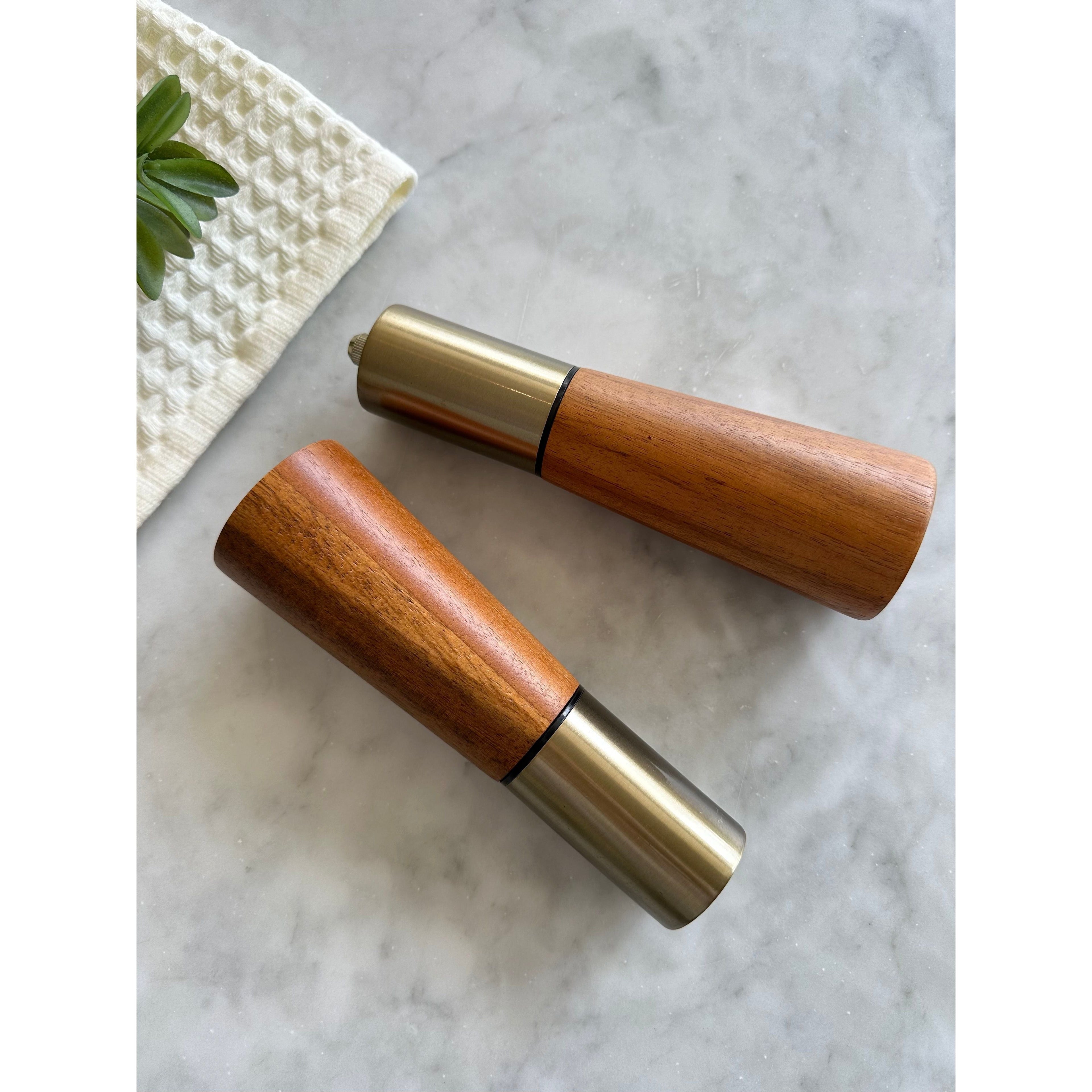 Portofino Acacia Salt and Pepper Grinders – Modern Wooden Kitchen Set Busa Designs