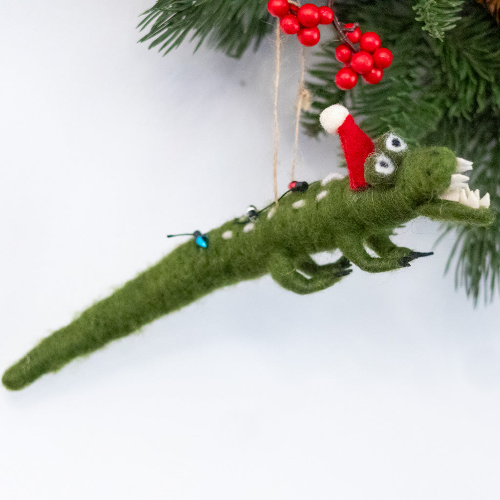 Felt Alligator with Santa Hat Branches Designs