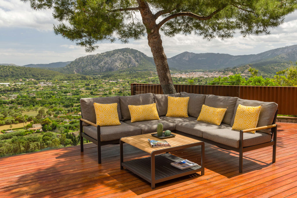 Amber Sectional Coffee Set LifestyleGarden US