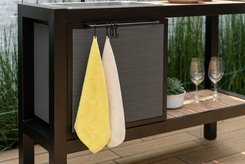 Panama Dark Outdoor Kitchen LifestyleGarden US