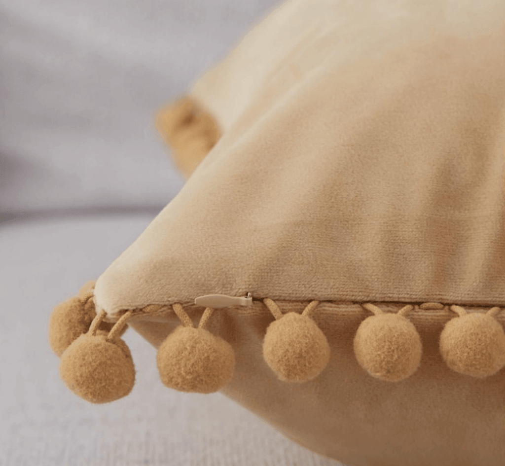 Plush Pom Poms Gia Roma