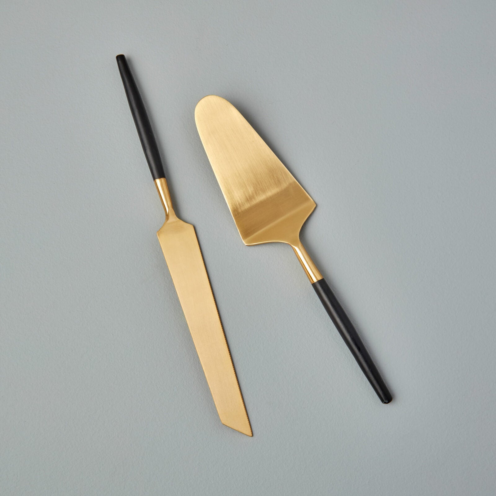 Black & Gold Cake Lift & Knife Set Tea + Linen