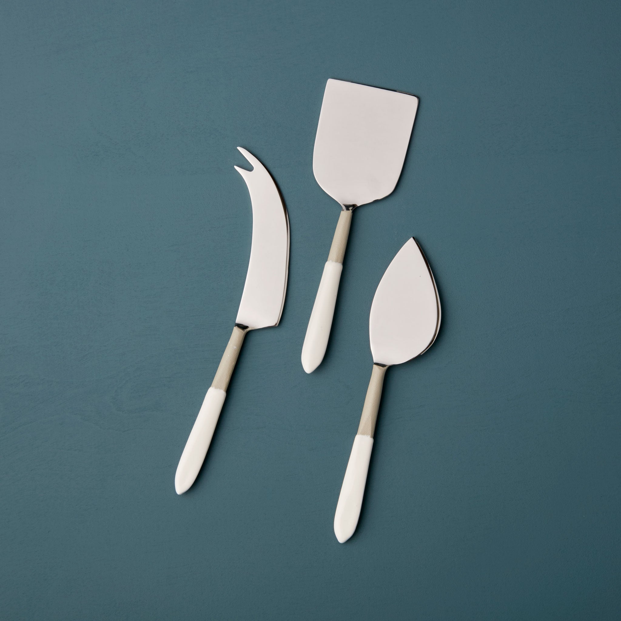 Alto Enamel Cheese Set Tea + Linen