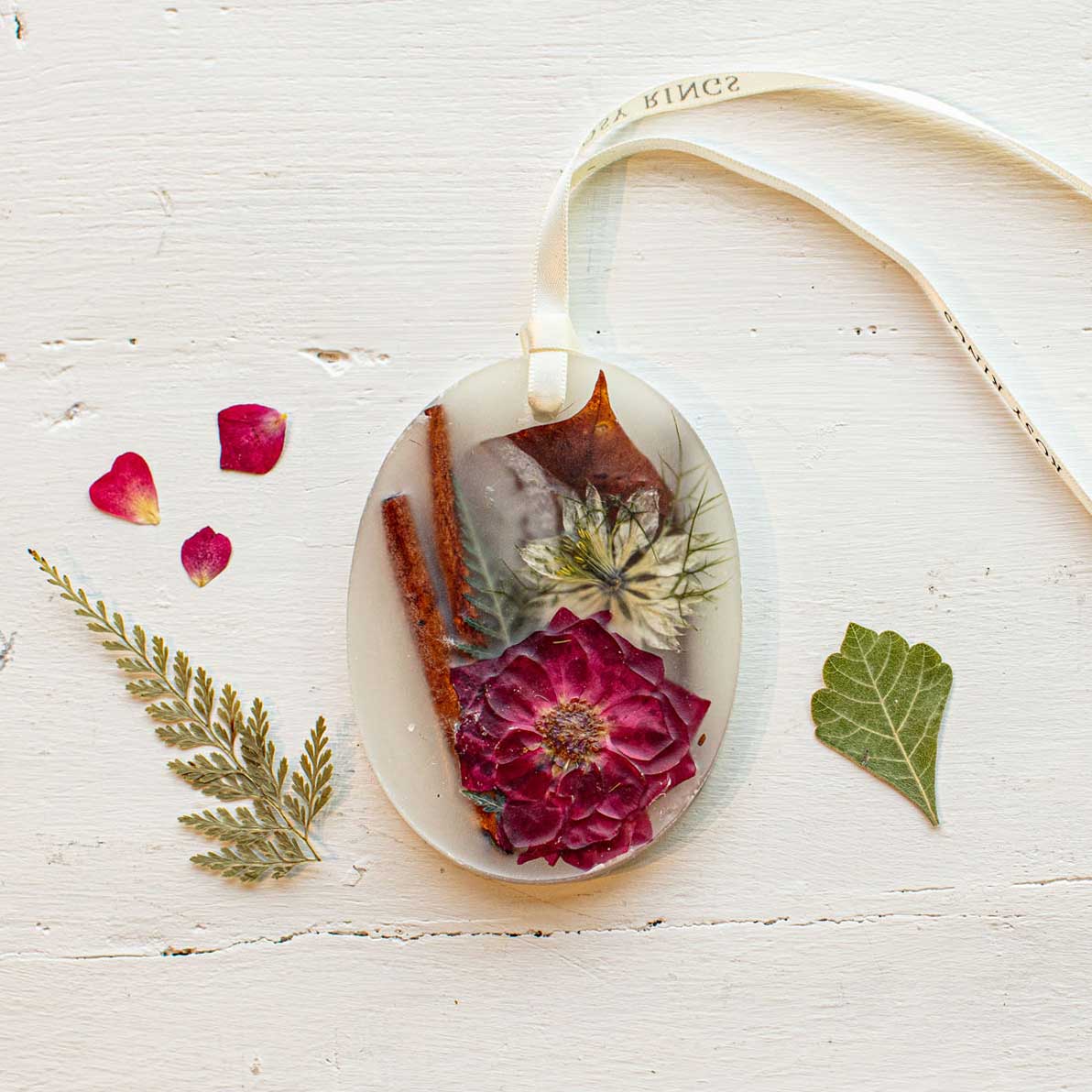 Petite Botanical Sachet - Spicy Apple Branches Designs