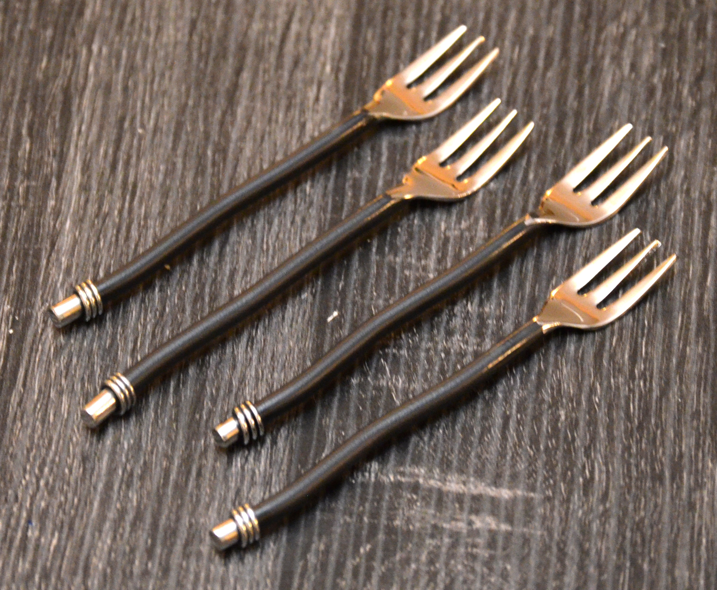 Cocktail Forks Set of 6 (Black Twisted Handle) Vibhsa