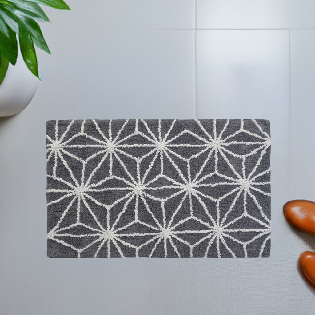 CHICOS HOME Bath Rug Geometric Pattern in Grey & Ivory Vibhsa