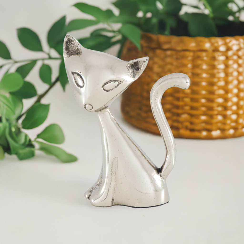 Vibhsa Cat Ring Holder (Silver) Vibhsa