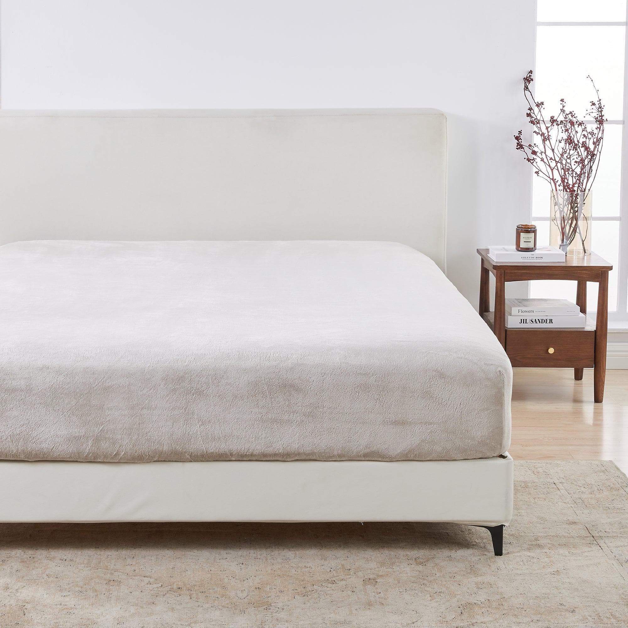 Solid Plush Fitted Sheet - Velvet Luxe Collection Great Bay Home