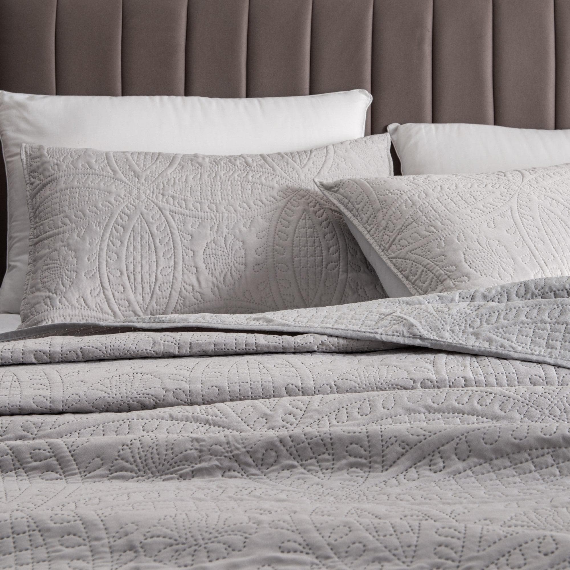 Oversized Medallion Quilt Set - Clara Collection Great Bay Home