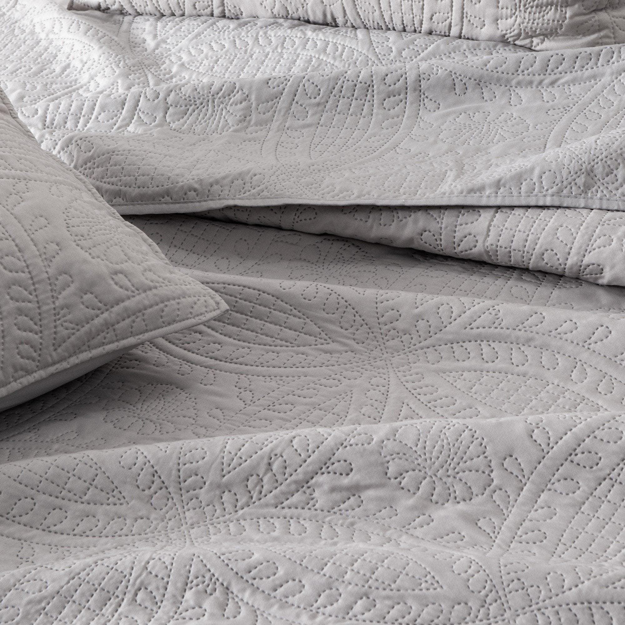 Oversized Medallion Quilt Set - Clara Collection Great Bay Home