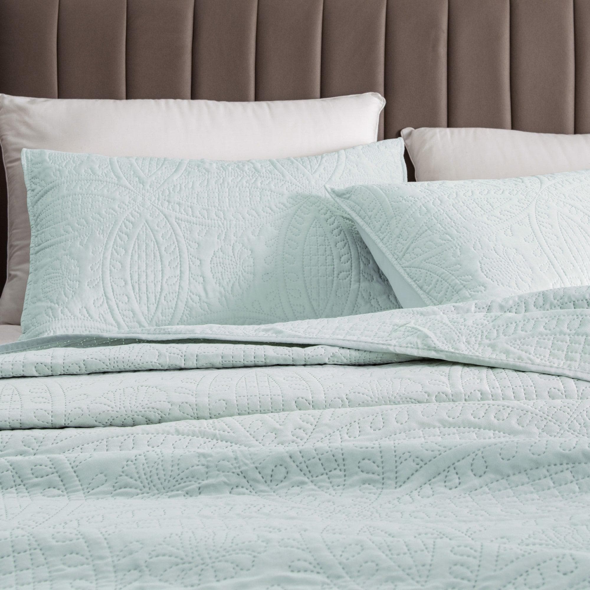 Oversized Medallion Quilt Set - Clara Collection Great Bay Home