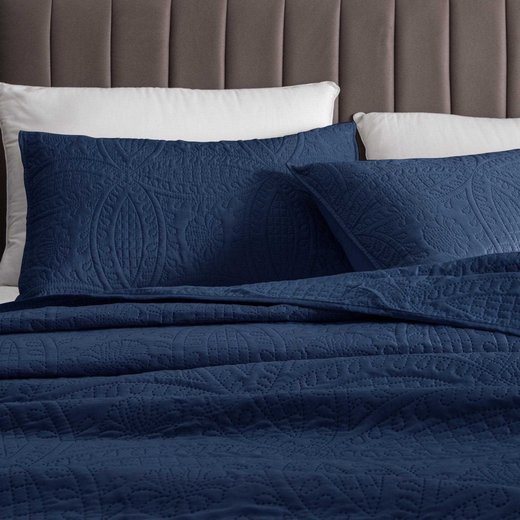 Oversized Medallion Quilt Set - Clara Collection Great Bay Home