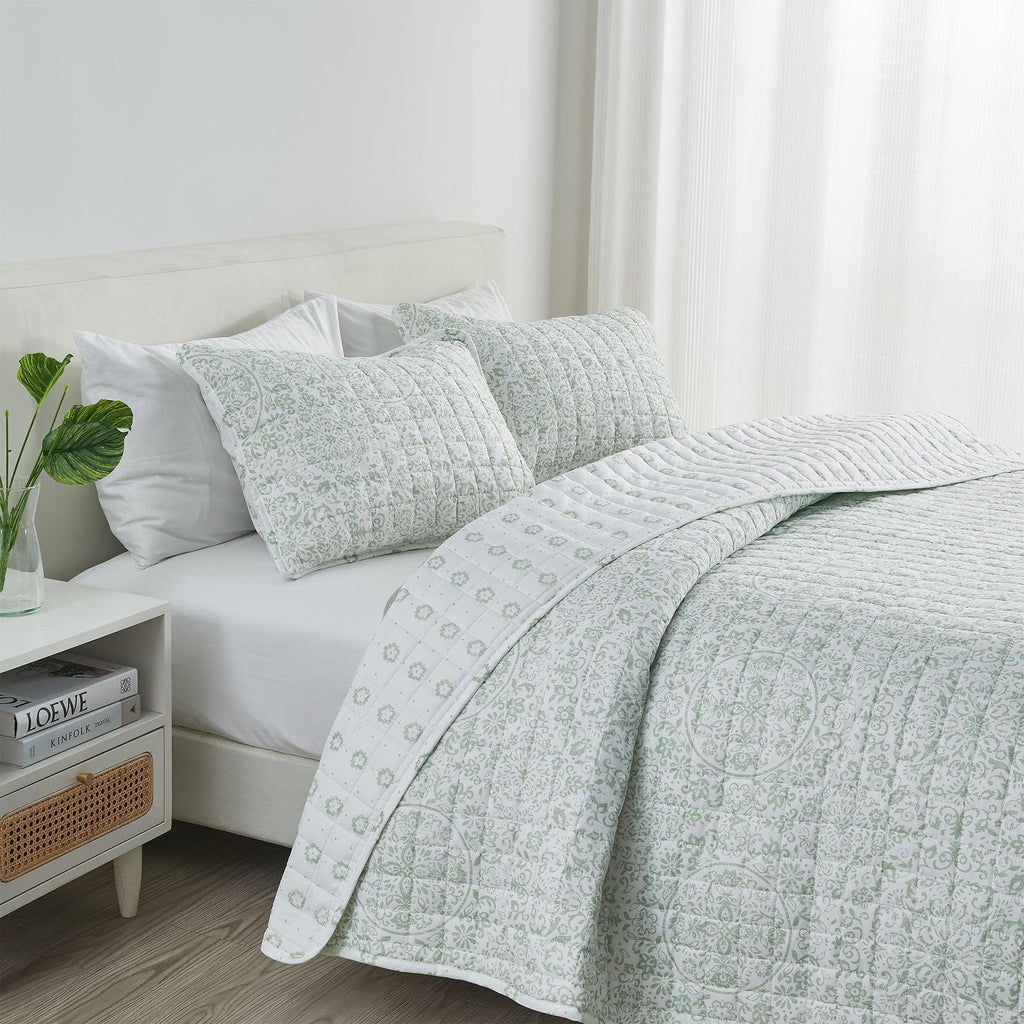 Floral Medallion Printed Microfiber Quilt Set - Kaleigh Collection Great Bay Home