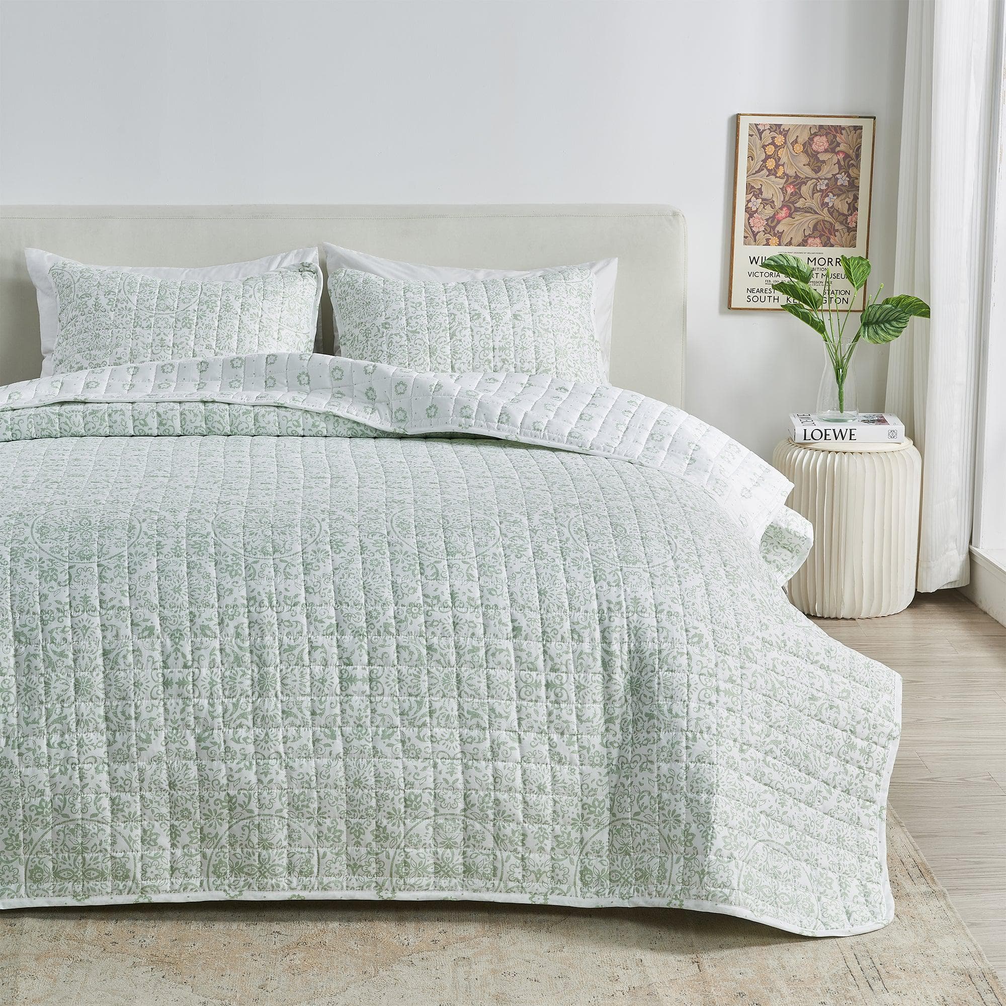 Floral Medallion Printed Microfiber Quilt Set - Kaleigh Collection Great Bay Home