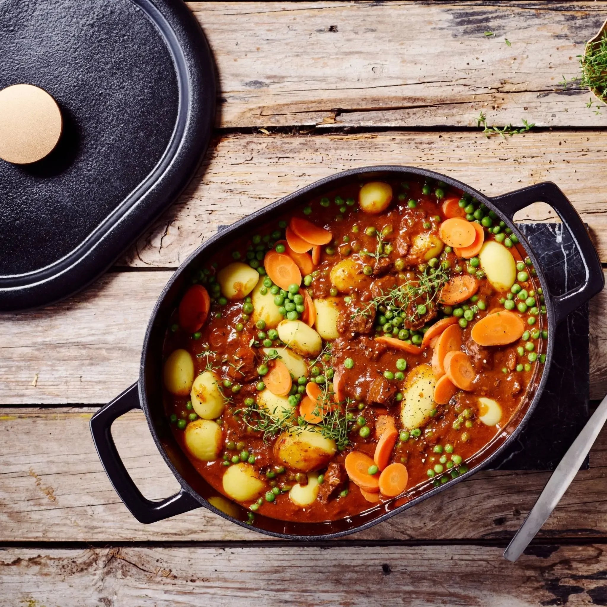Enameled Cast Iron Oval Dutch Oven, 6-Qt Alva Cookware