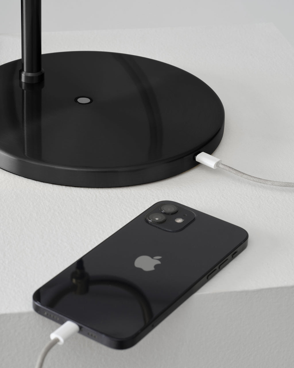 Nova RGB Table Lamp Brightech
