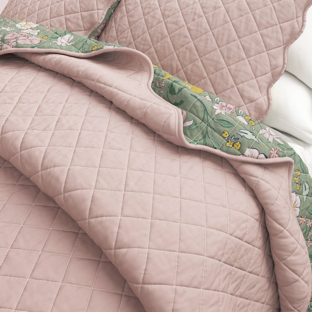 Floral Print & Scalloped Cotton Quilt Set - Gwen Collection Great Bay Home