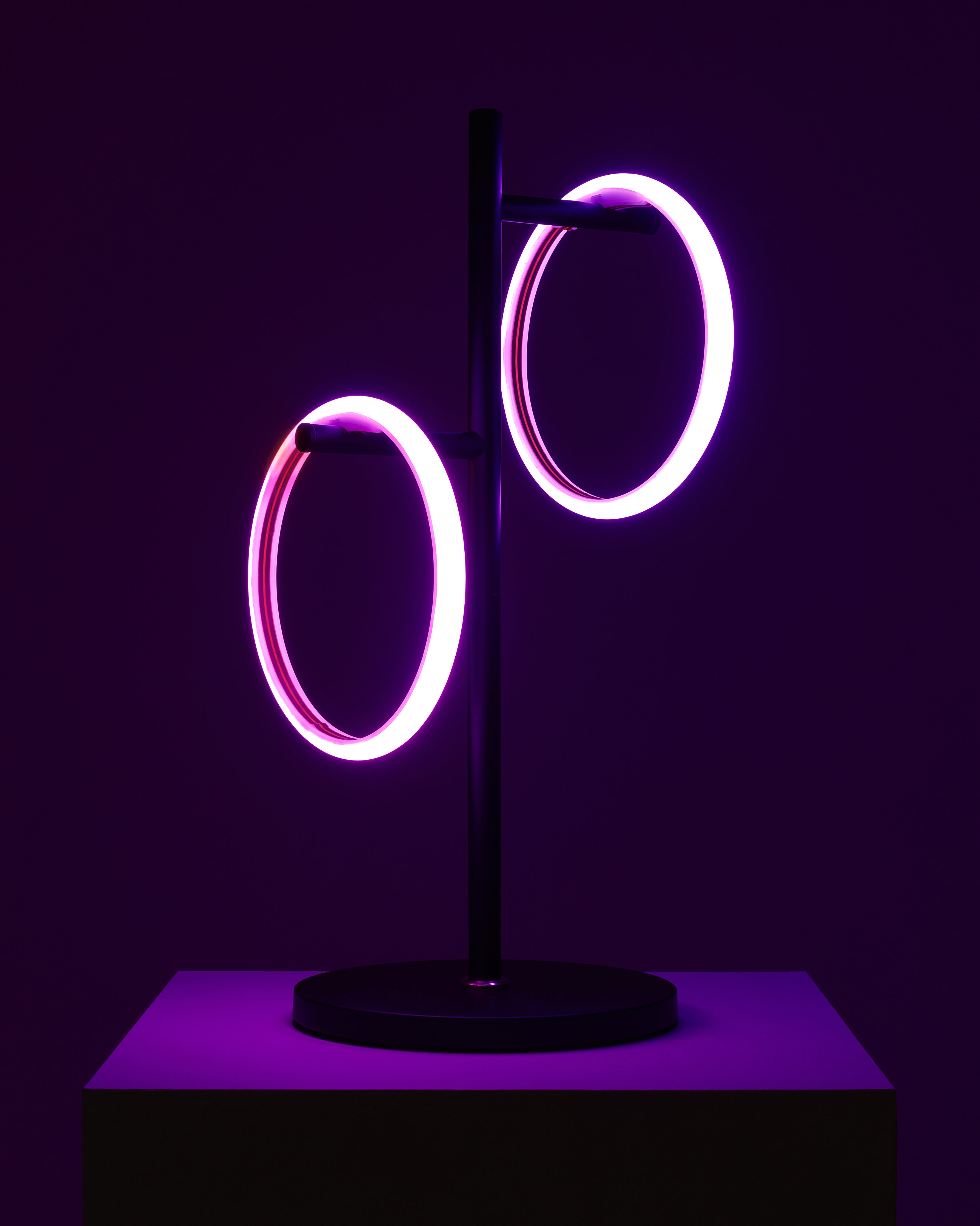 Saturn RGB Table Lamp Brightech